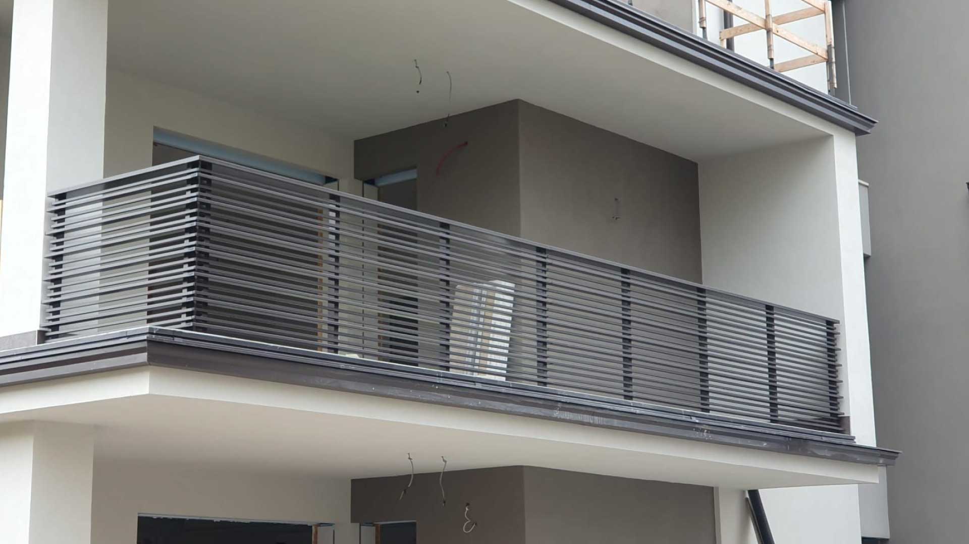 Parapetto balcone moderno